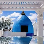 Villa Tiguaro Lujo Piscina Climatizada Jacuzzi AC WIFI Bahiazul